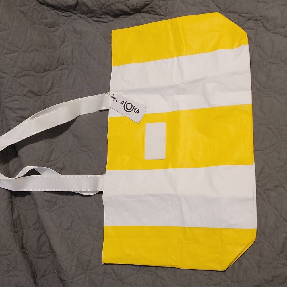 Holo Holo water resistant tote